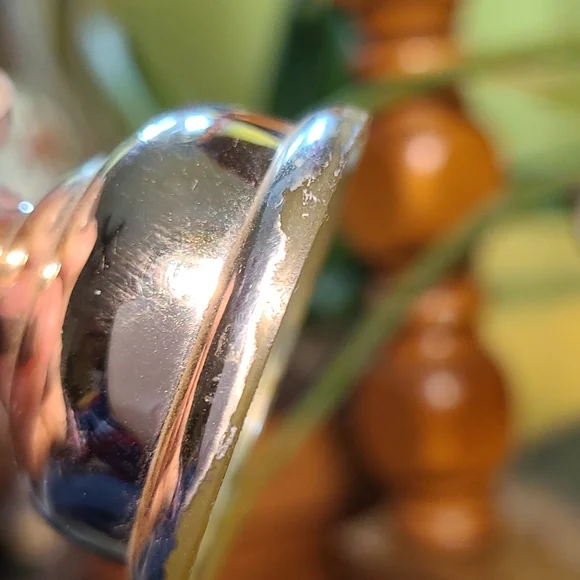 Avon - Picture 8 of 8